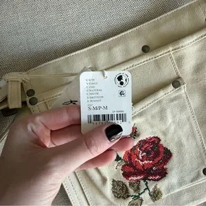 Free People | Accessories | Free People Cabbage Rose Pocket  display picture 2